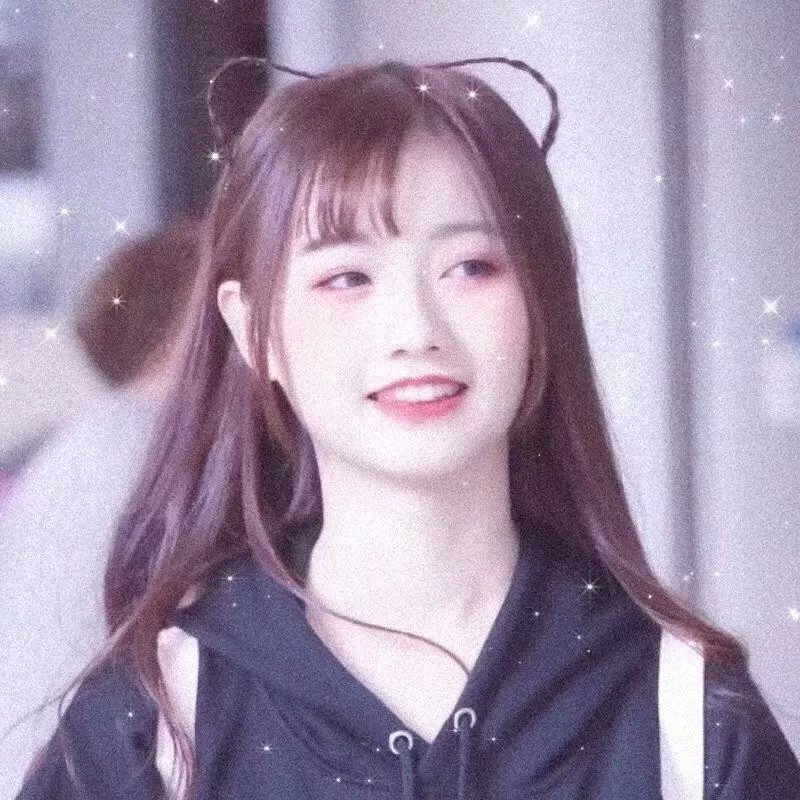 挥著翅膀的女孩